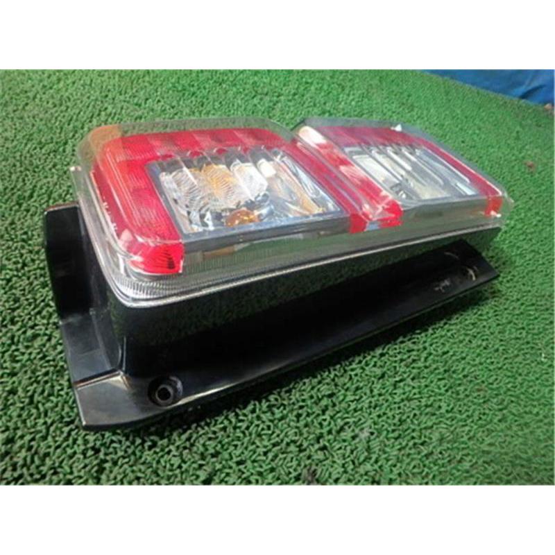 ダイハツ 純正 ウェイク 《 LA700S 》 右テールランプ 81550-B2610