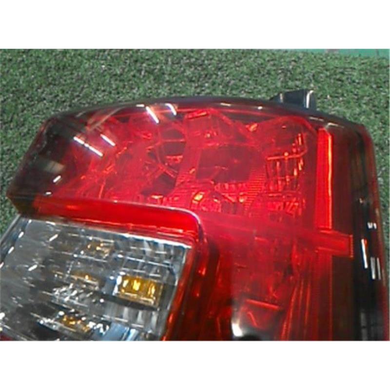 三菱 純正 デリカD5 《 CV5W 》 右テールランプ P91600-23002957 : NGP