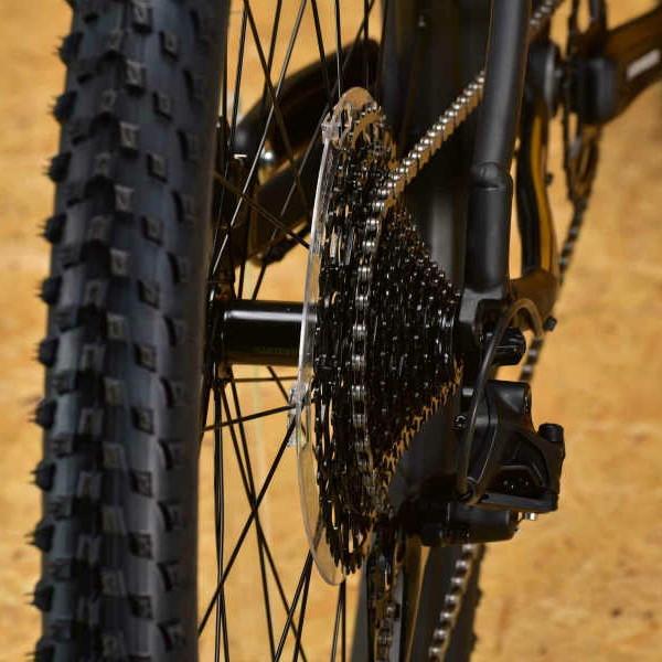 GT ジーティー 2025年モデル AVALANCHE EXPERT アバランチェ