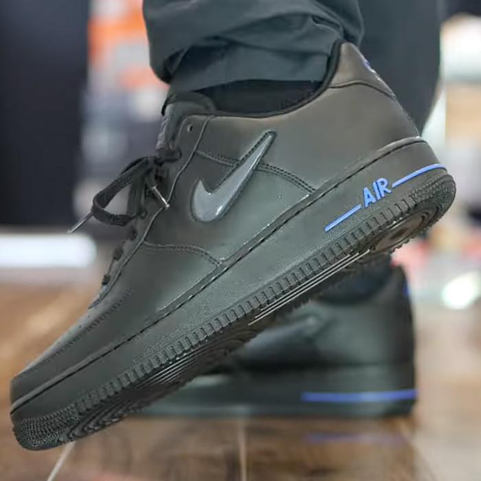 NIKE（ナイキ） 爆買 エアフォースワン ジュエル スニーカー メンズ