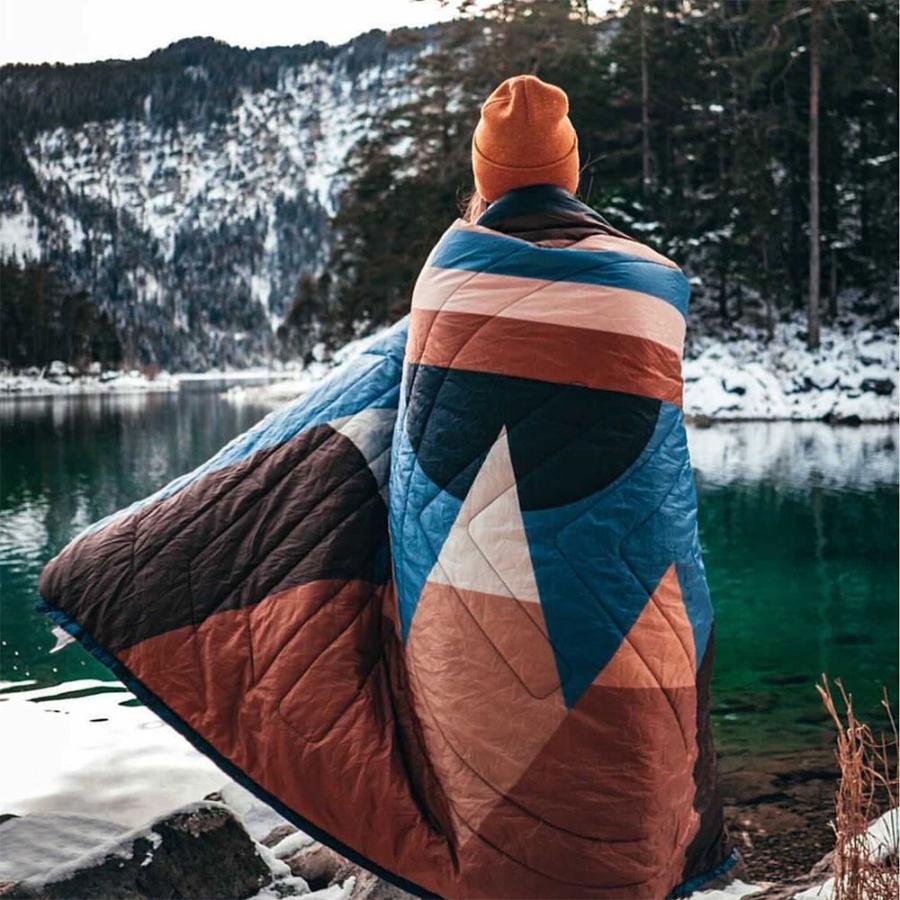 SALE50%OFF VOITED ボイテッド FLEECE OUTDOOR PILLOW BLANKET (柄