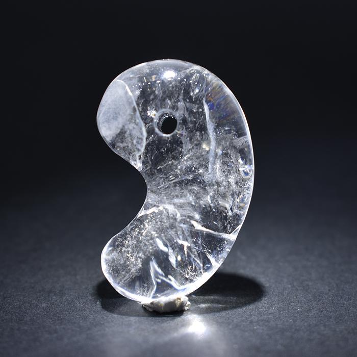 92.山梨 乙女水晶 勾玉 約31mm 山梨県産 日本銘石 パワーストーン 日本