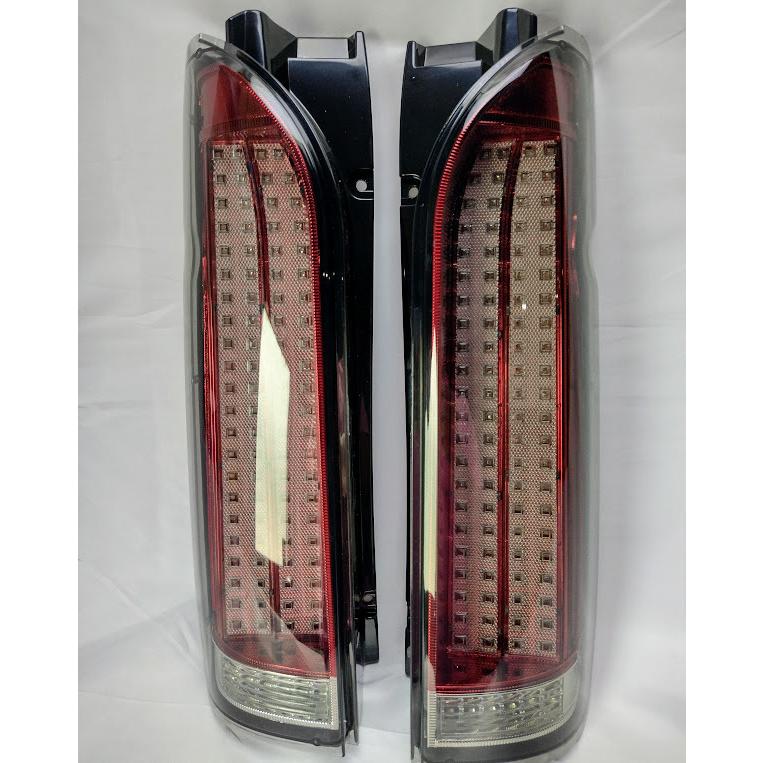 在庫処分 ハイエース 200系 テールライト 縦ライン 赤白 LED