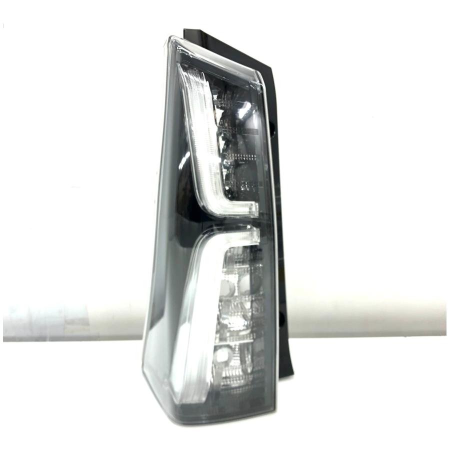 ダイハツ タント カスタム LA650S/LA660S 純正 テールランプ 左 LED