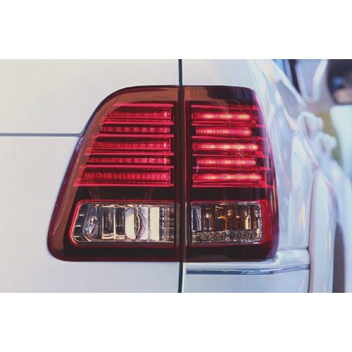 ランドクルーザー100前中期背面タイヤ無用（2005年3月迄)シグナス