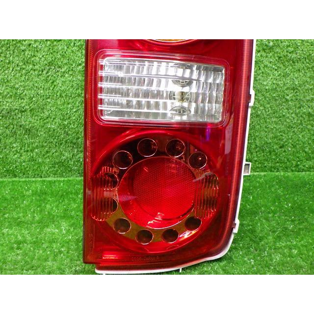 エルグランド 日産 E51 NE51 エルグランド 中期 後期 右テールレンズ