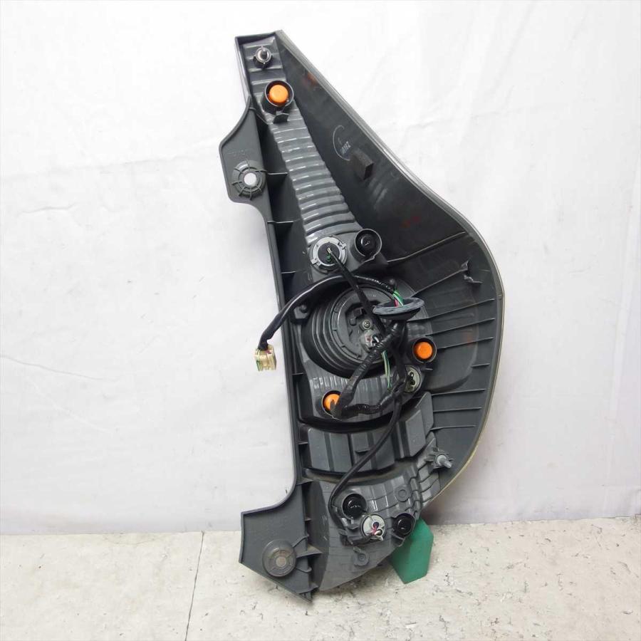 送料無料 平成24年 アクア NHP10 テールランプ ライト 左 L 中古 即決