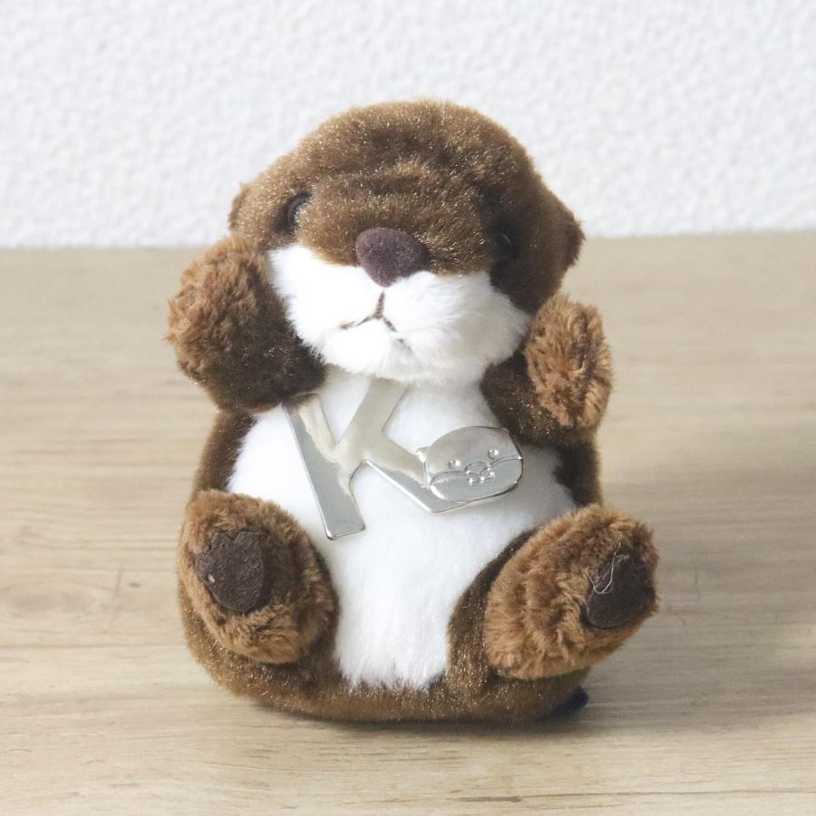 テイクオフ カワウソ ぬいぐるみ ストラップ イニシャルチャーム 【K