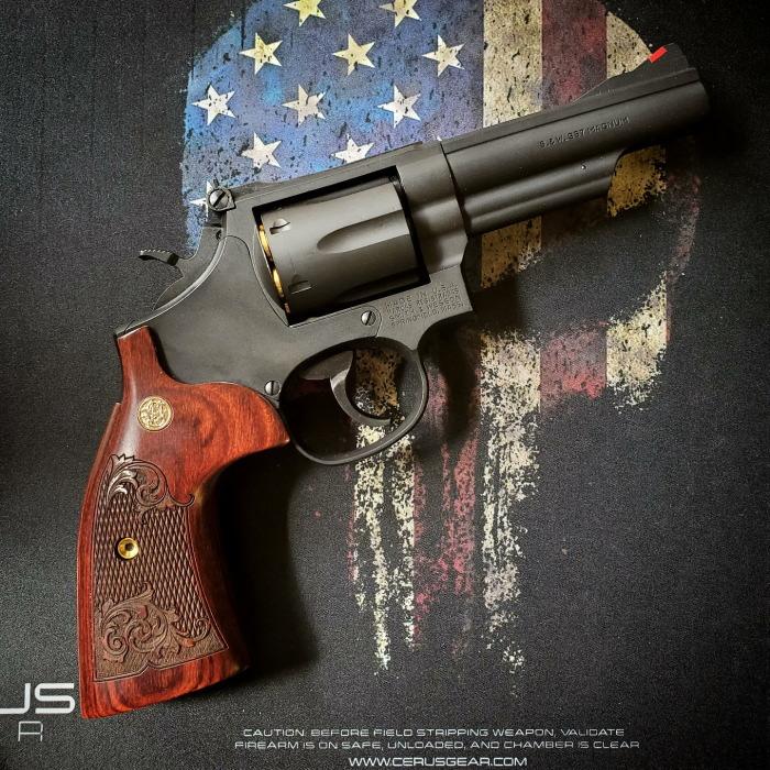 ☆アルタモント S&W Kフレーム スクエアバット用 木製グリップ