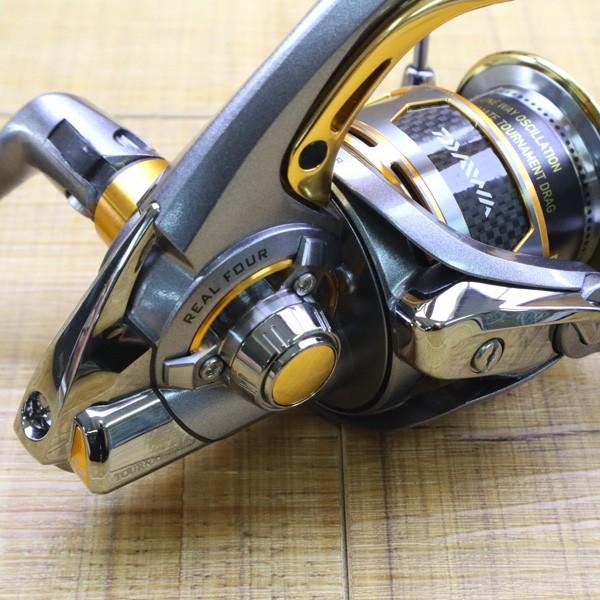ダイワ 12トーナメントISO Z 2500H-LBD/Z215M 未使用 DAIWA 釣り