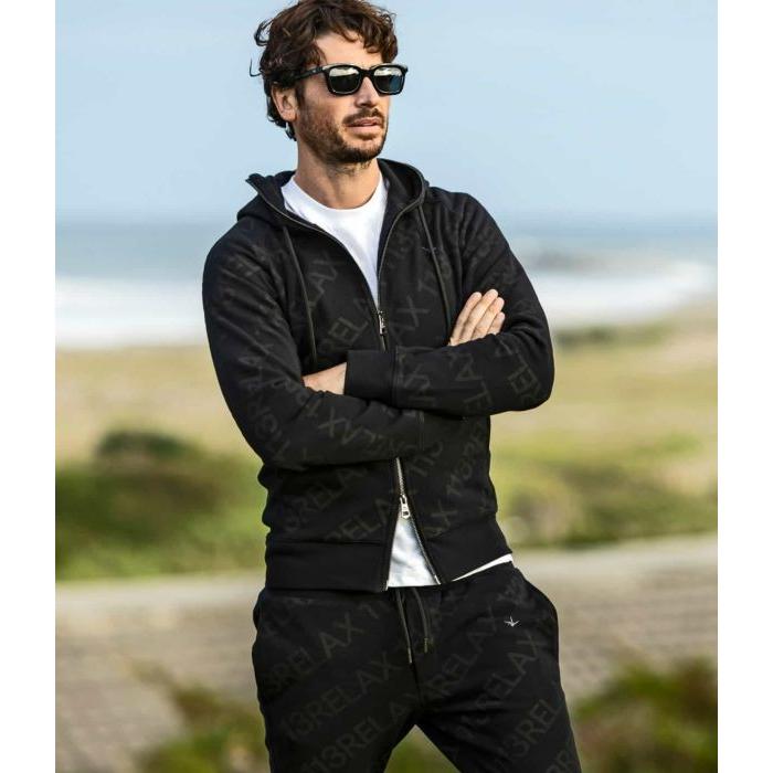 1PIU1UGUALE3 RELAX ウノピゥウノウグァーレトレ リラックス 総柄ロゴ