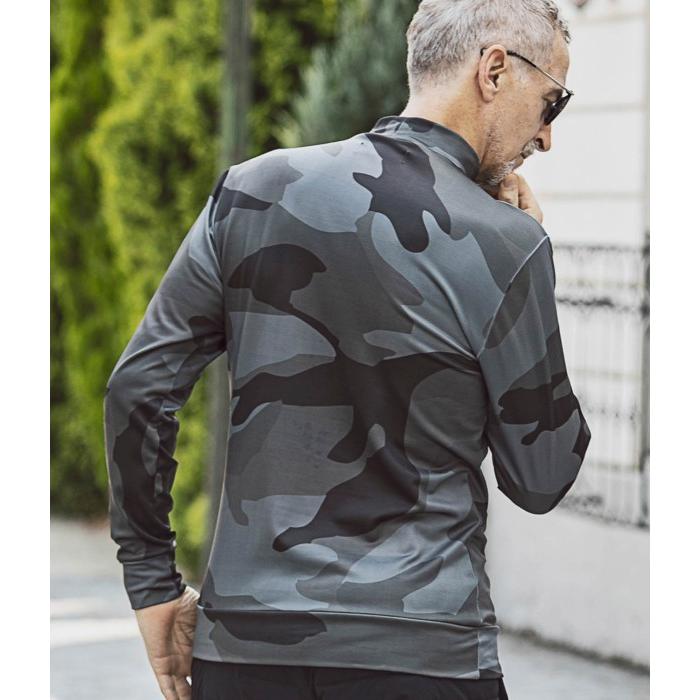 1PIU1UGUALE3 RELAX ウノピゥウノウグァーレトレ カモ柄モックネックT