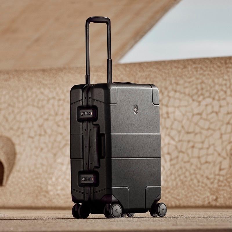 VICTORINOX（ビクトリノックス） レザーポーチ付きマルチツール 公式