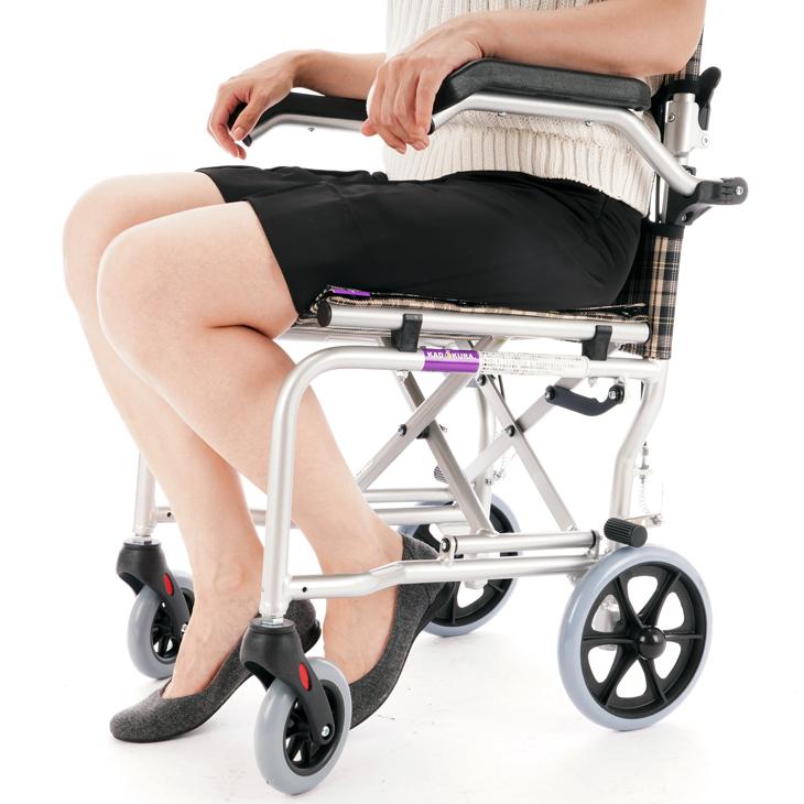 カドクラ 車椅子 車いす 車イス 軽量 コンパクト 簡易 介助用 足漕ぎ