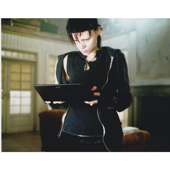 ドラゴンタトゥーの女 ルーニーマーラ 約20.3x25.4cm 輸入 写真 23054