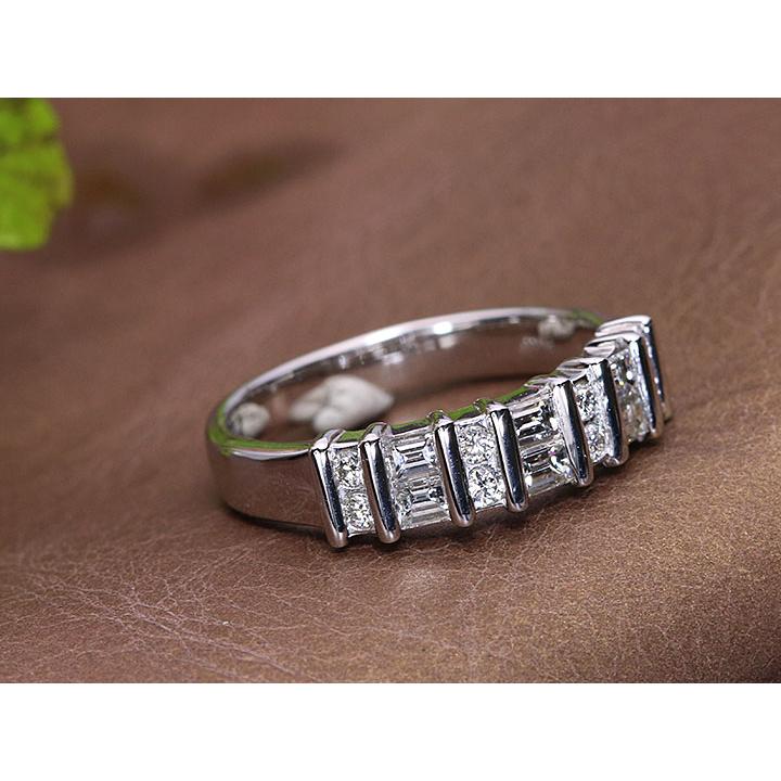 ダイヤモンド0.55ctの一文字・ハーフエタニティPT900プラチナリング