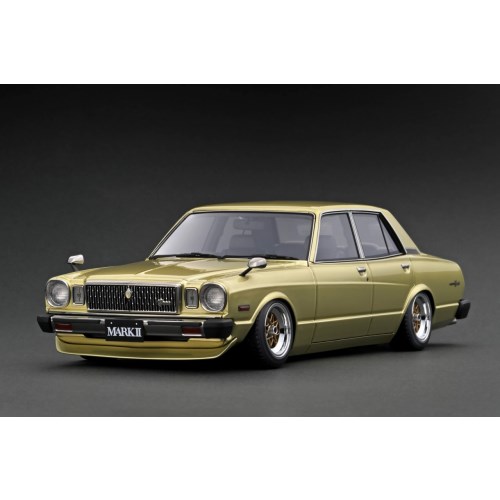 ignition model Toyota MarkII Sedan Grande （MX41） Gold （1/18