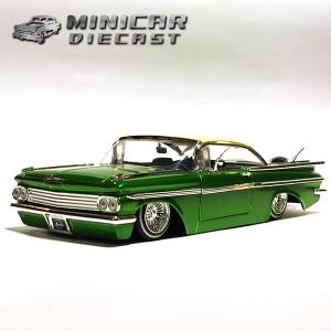 ミニカー 1/24 MOTORMAX 1958 シボレー インパラ ローライダー 紫色