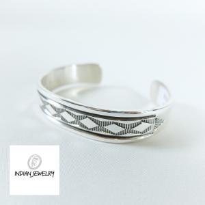 インディアンジュエリーオーバーレイ バングル ホピ族 Lucion Koinva
