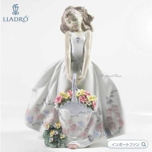 LLADRO（リヤドロ） お祭り ひと休み 舞踏会の女性 01005859 LLADRO