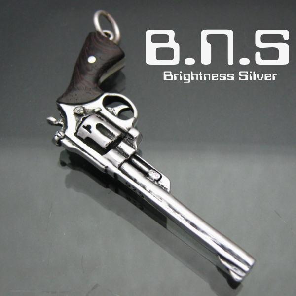 44マグナムリボルバーピストルペンダント シルバー925&木製グリップ