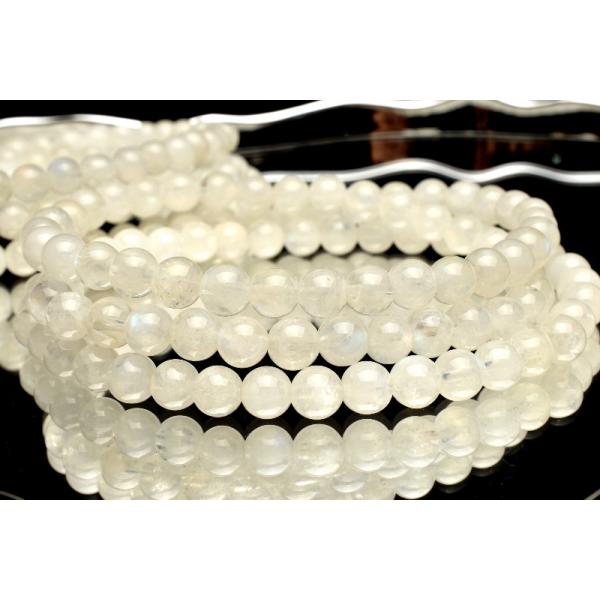 大人気◇マダガスカル産 レインボームーンストーン 5.5mm 3連タイプ