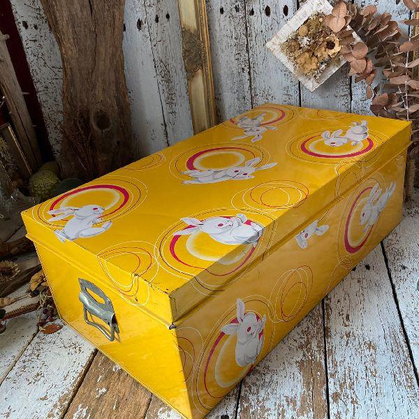 VINTAGE ≫ヴィンテージ*レトロポップ うさぎ ブリキ 衣装ケース
