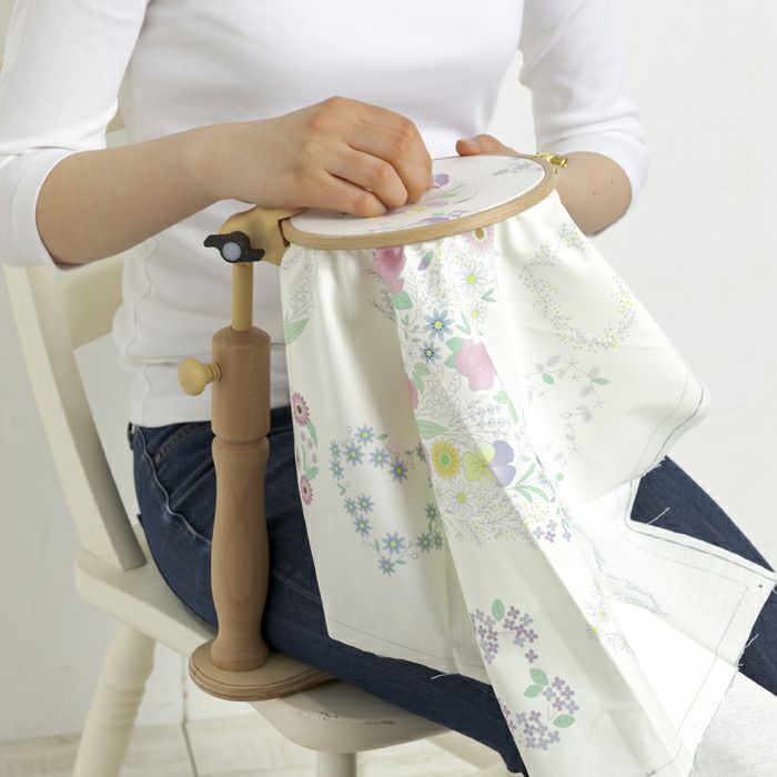 スライド式刺しゅう糸ボックス | リバティ 生地、編み物、刺繍、刺し子