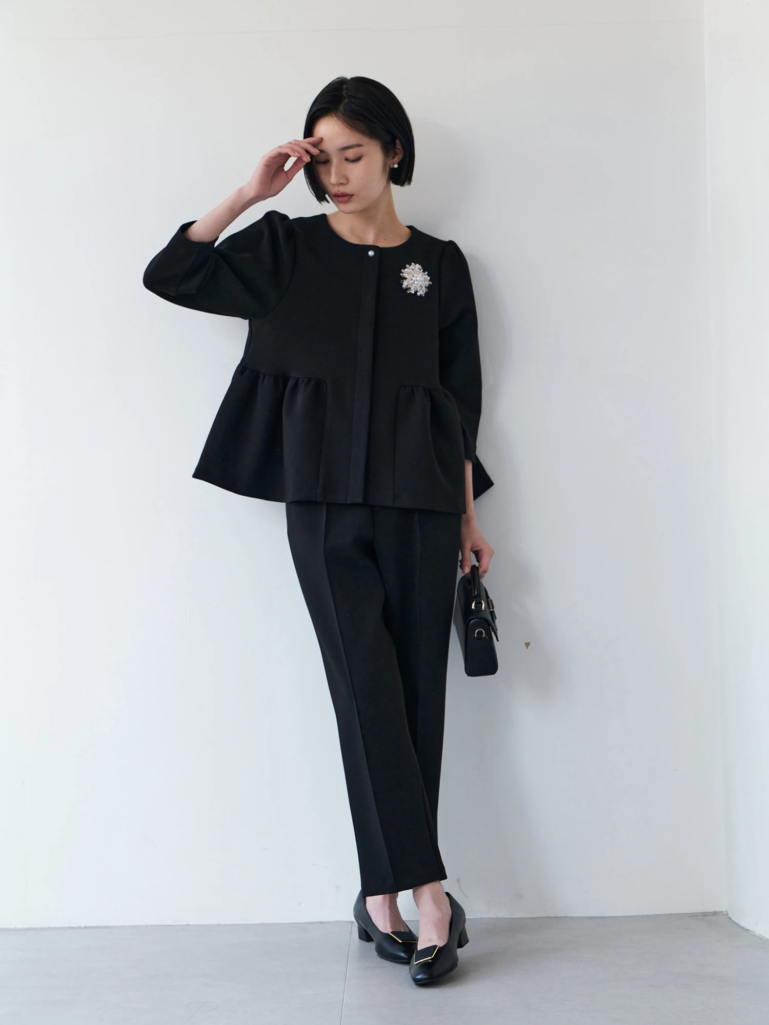 パールボタンペプラムトップス【セットアップ対応】 / Brown&Street