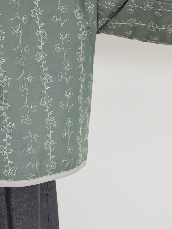 セール】 中綿花柄刺繍パイピングジャケット（チャコールグレー