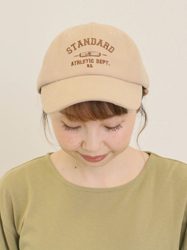 セール】 【消臭効果】カレッジロゴ刺繍キャップ（ベージュ/ブラウン
