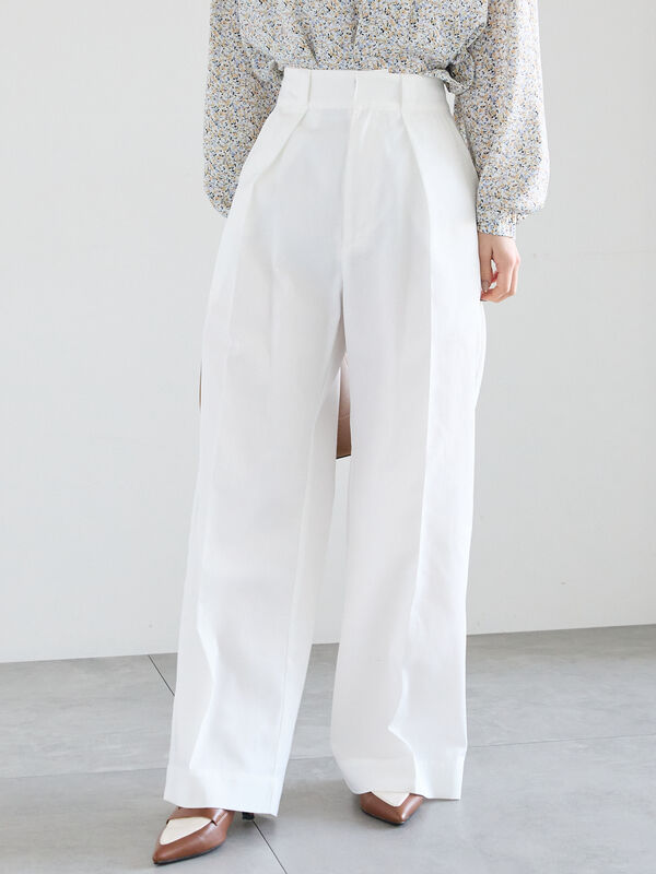 セール】 【宮本茉由着用】タックチノパンツ（オフホワイト/ベージュ