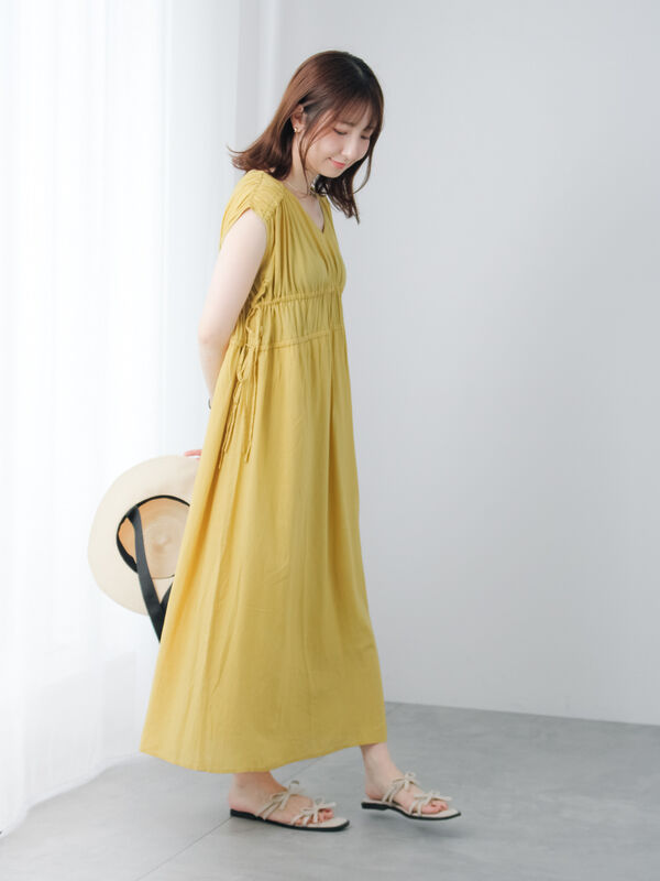 セール】 リネン混Vネックギャザーワンピース（ブラック/モカ/イエロー
