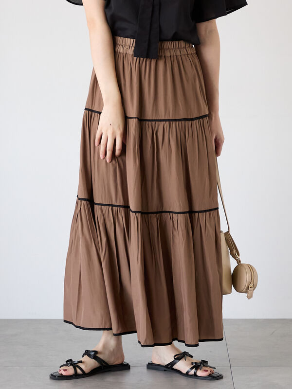 セール】 パイピングティアードスカート（オフホワイト/ブラック/モカ