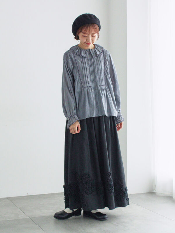 セール】 裾フラワー柄フリル刺繍スカート（ブラック/キナリ/ボトムス