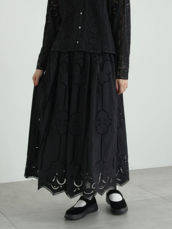 セール】 カットワーク刺繍裾スカラップスカート（オフホワイト