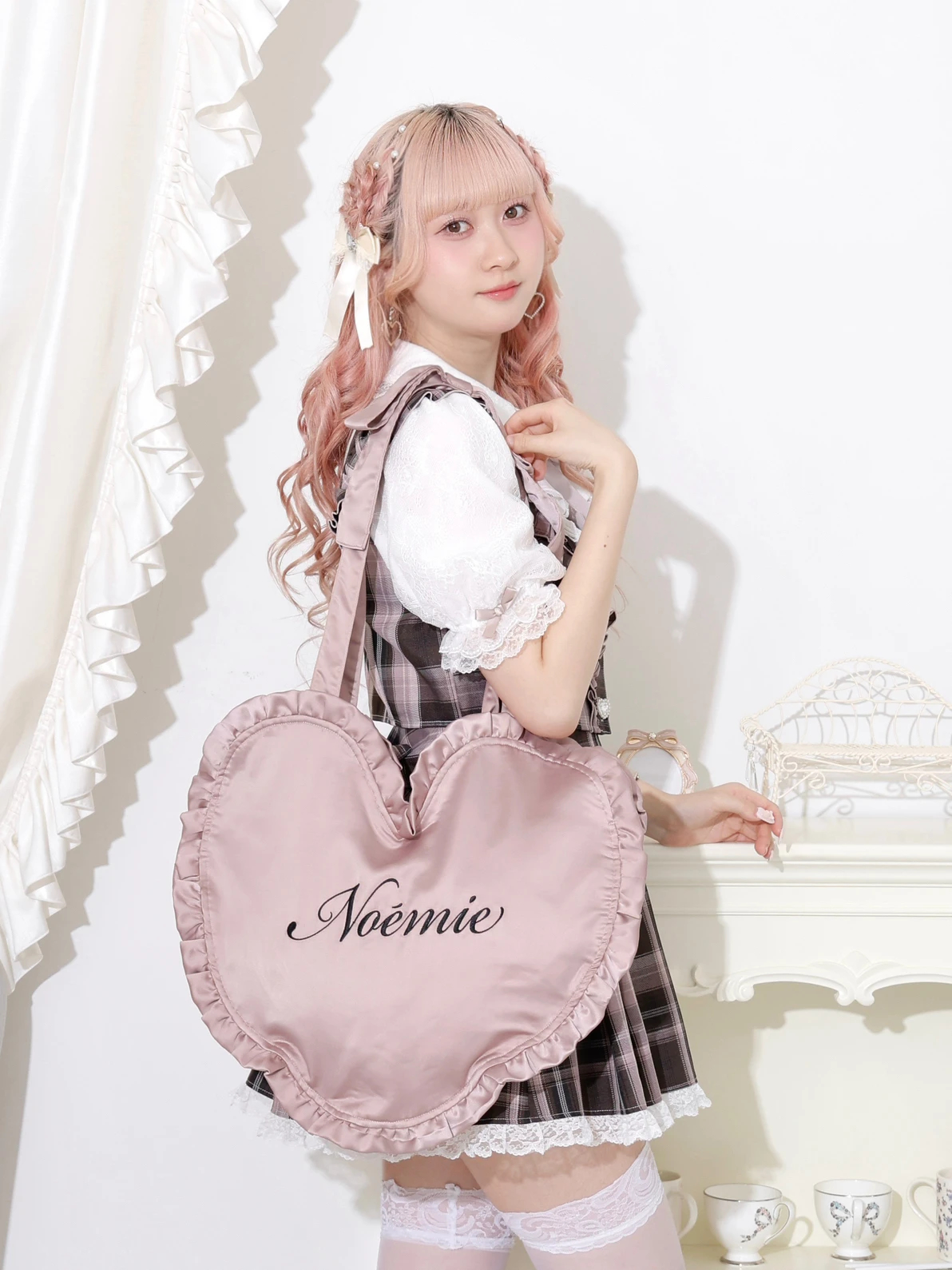 刺繍ハートサテントートバッグ（トートバッグ｜黒・サックス・ピンク