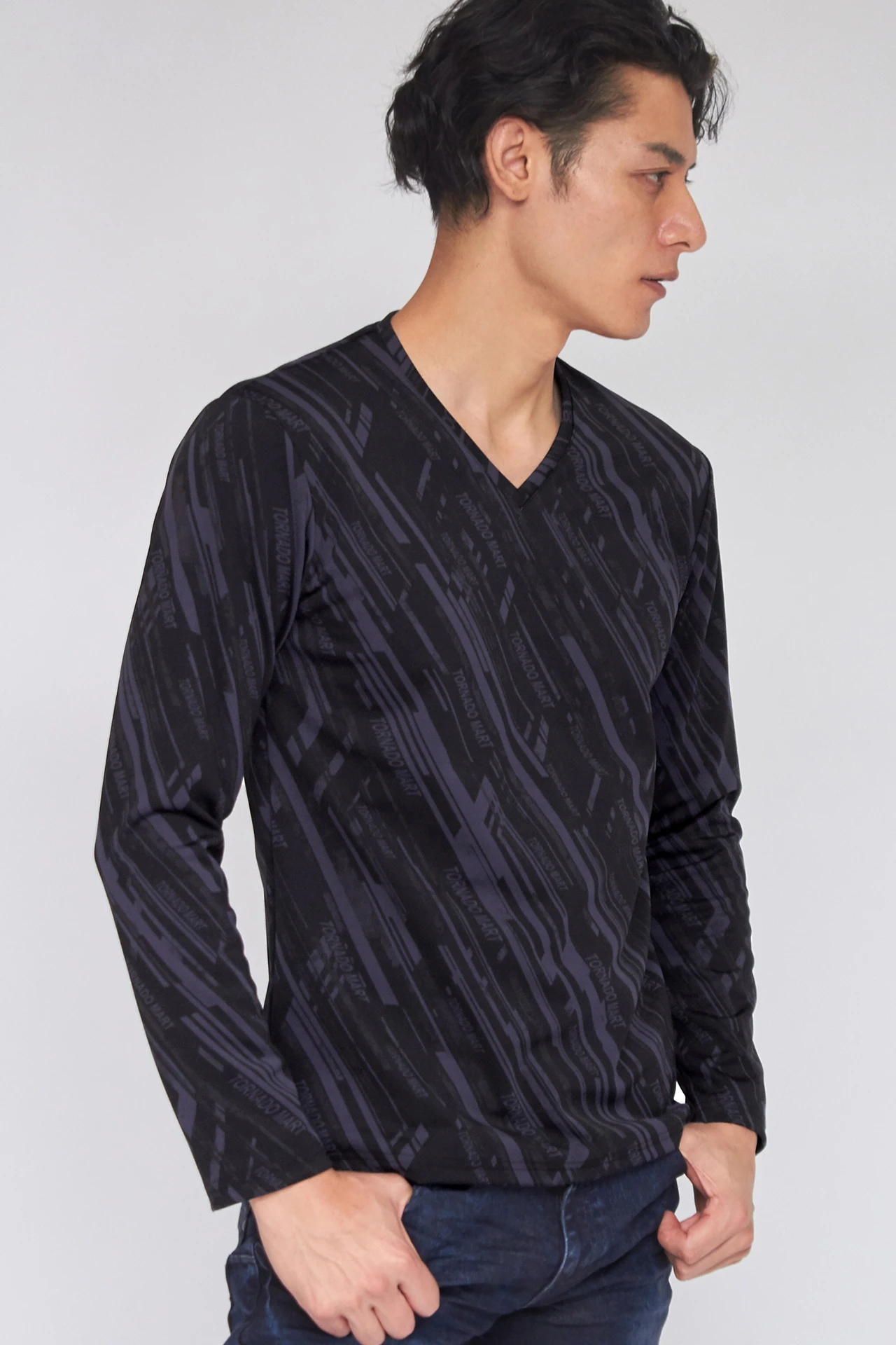 TORNADO MART∴TMロゴストライプVネックカットソー / TORNADO MART