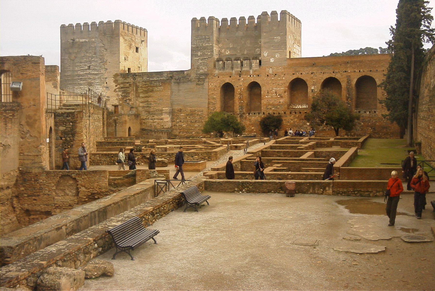 スペイン】古都グラナダの美しき世界遺産「アルハンブラ宮殿」