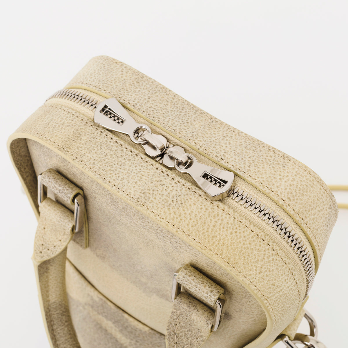 HERRIE BALLER'S BAG / SHIRO｜白鞣しレザーの生成りショルダー バッグ