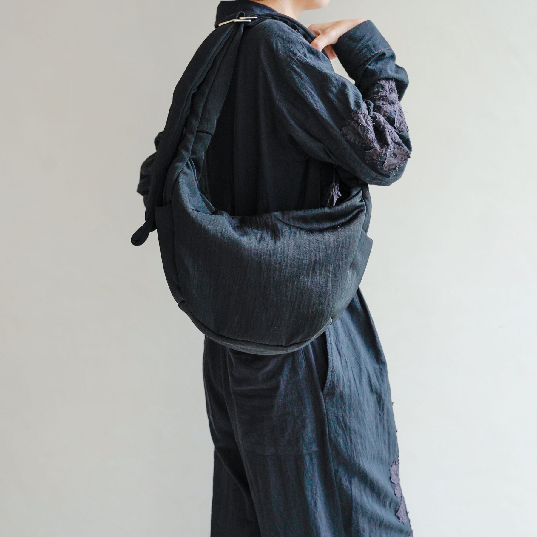 ANNIE PUFFER TOWN MOON BAG / CERATO BRIGHT｜三日月バッグ 軽量 撥水