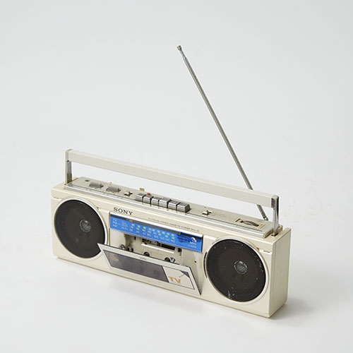 レンタル情報|小道具のElectronicsラジカセ ホワイト ”SONY CFS
