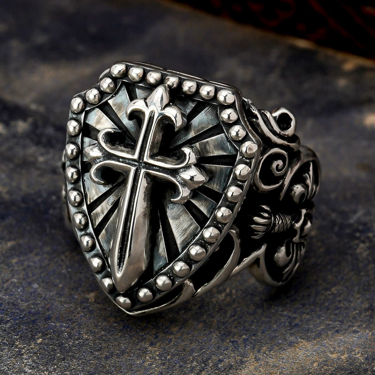 レザーズアンドトレジャーズ ポリチーノクロスペンダント 2nd w