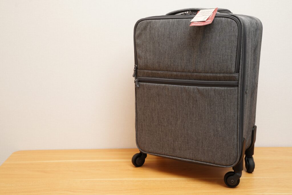 無印良品 半分の厚みで収納できるソフトキャリーケース（S）レビュー