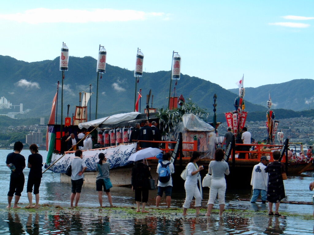 管絃祭の歴史と見どころ｜海上の雅楽 - 宮島Sanpo