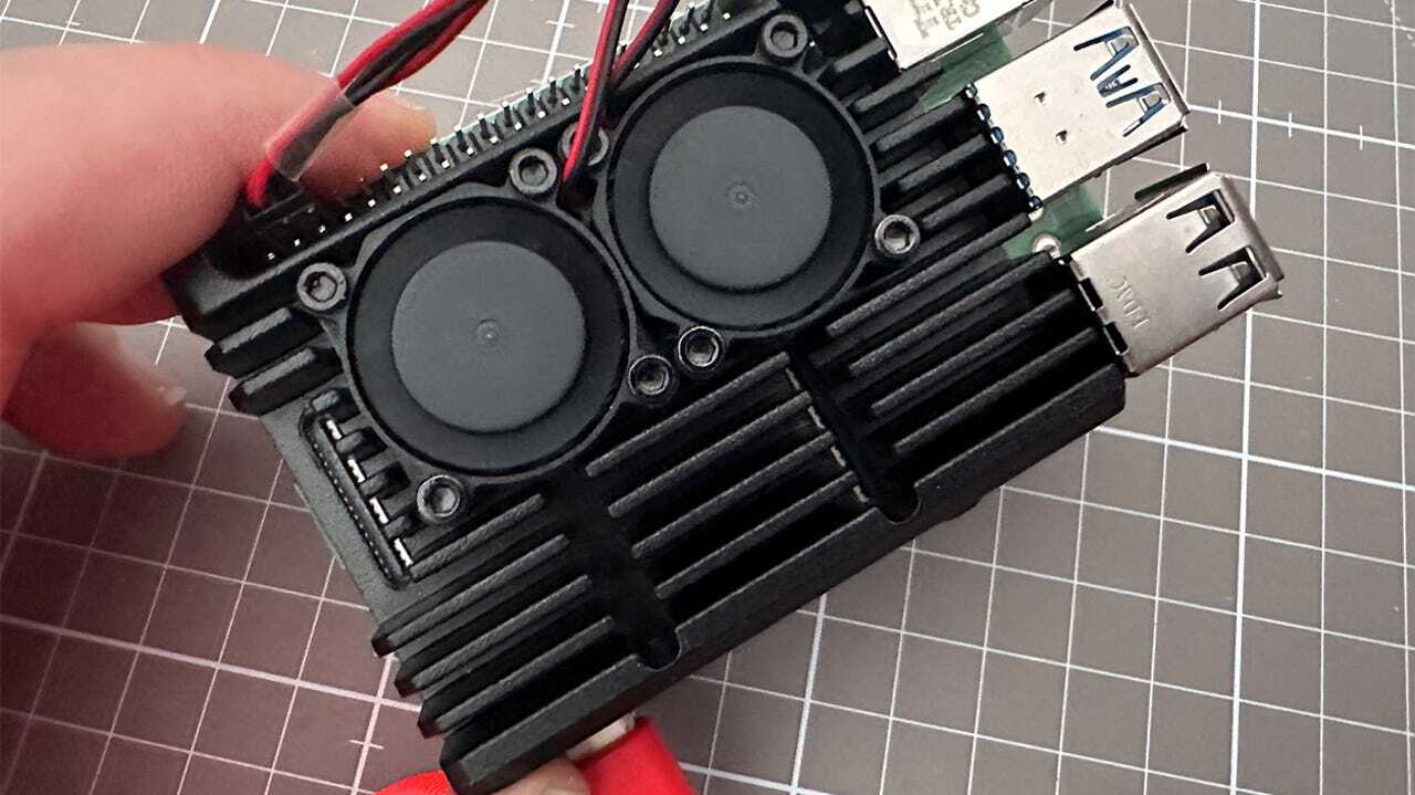 Raspberry Pi」に冷却ケースを装着するには - (page 2) - ZDNET Japan