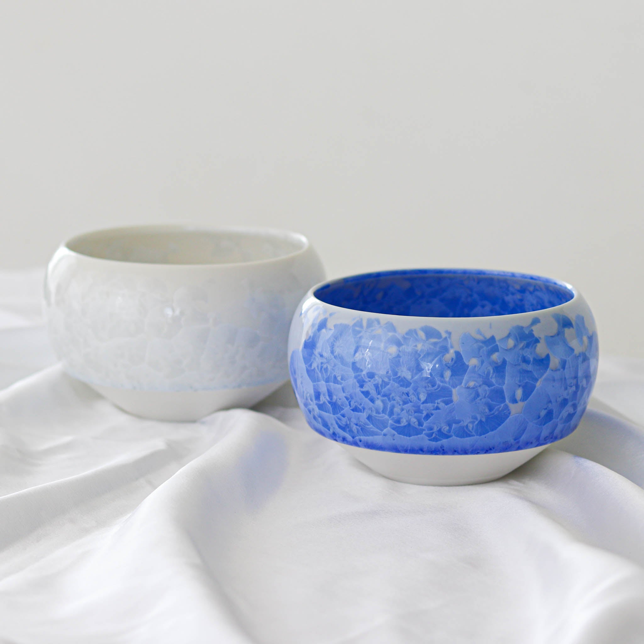 青と金の装飾 陶器ボウル2つセット 青と金の装飾 陶器ボウル2つセット