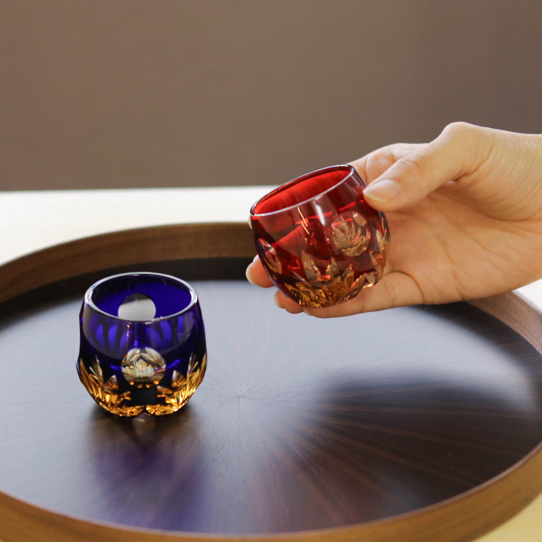 江戸切子 樽型ぐい呑み｜朧月｜赤｜山田硝子