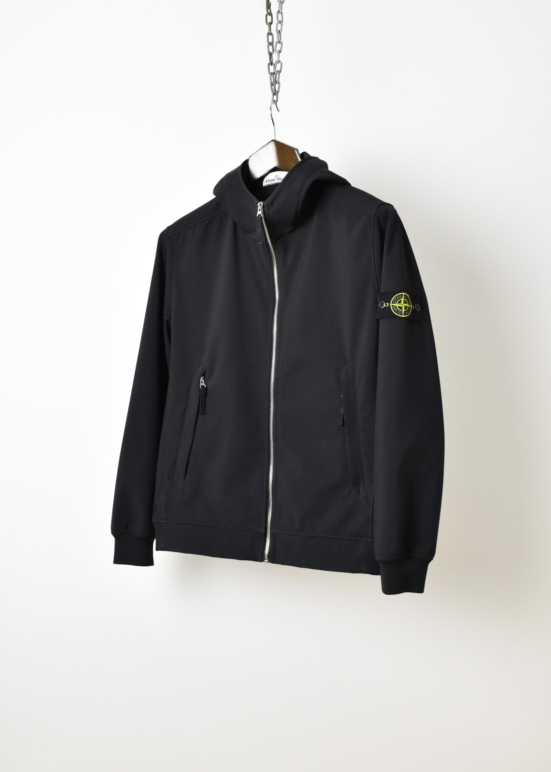 SS20 STONE ISLAND LIGHTWEIGHT SOFT SHELL-R HOODED JACKET - Jazzy
