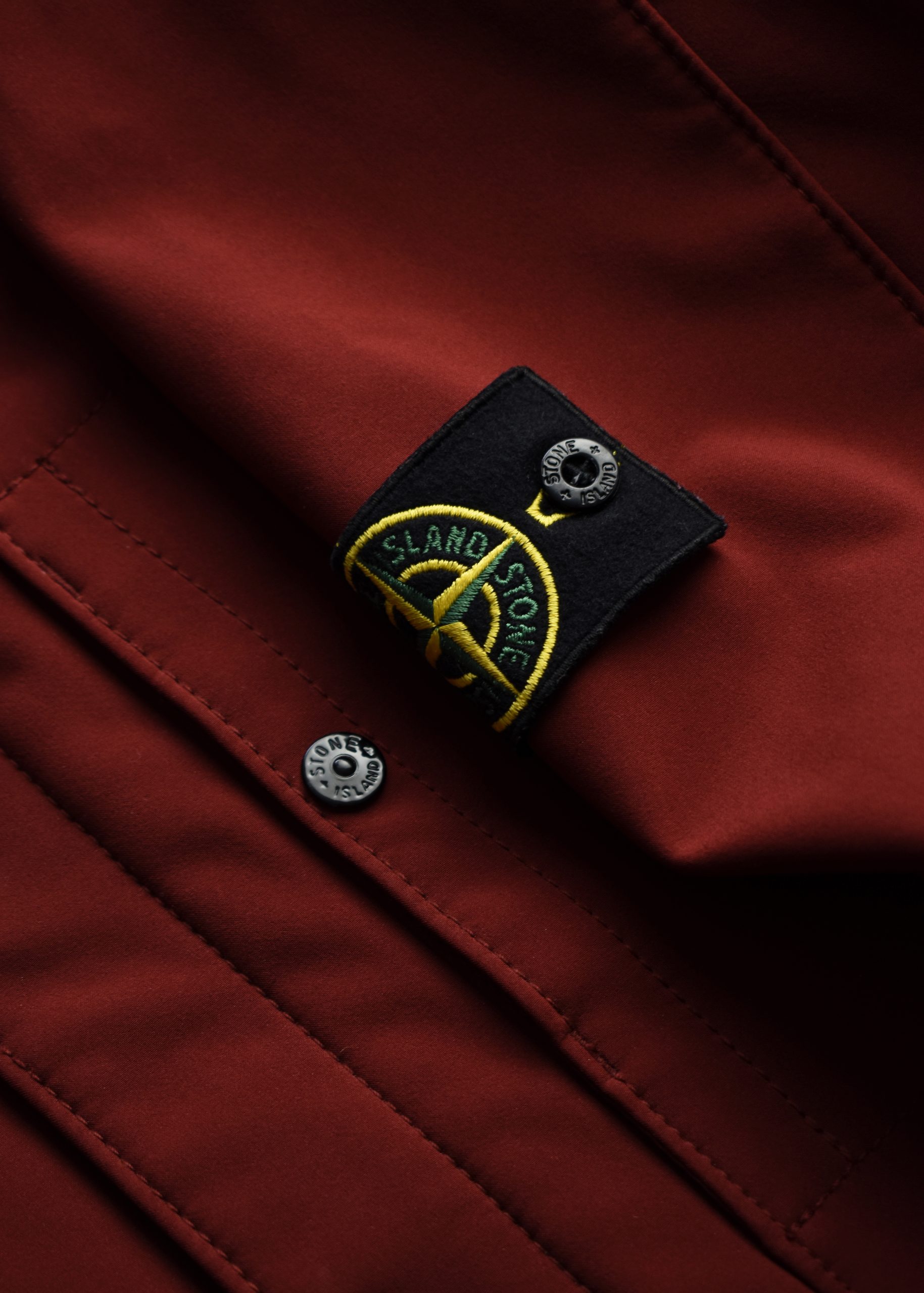 AW12 STONE ISLAND MULTI POCKET SOFT SHELL JACKET (L) - Jazzy Badger